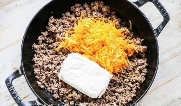 Delicious cheeseburger pasta served in a bowl