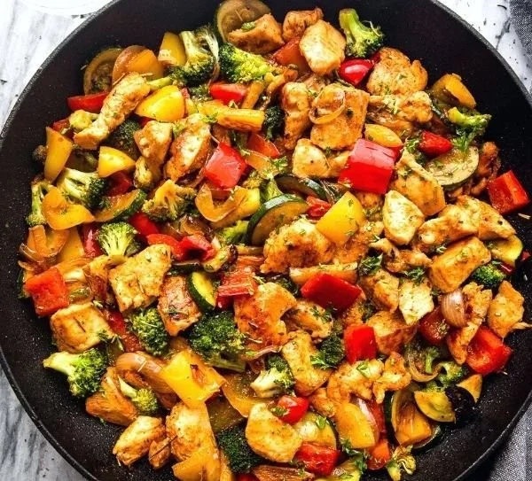 Flavorful chicken skillet recipe with colorful vegetables for a healthy dinner
