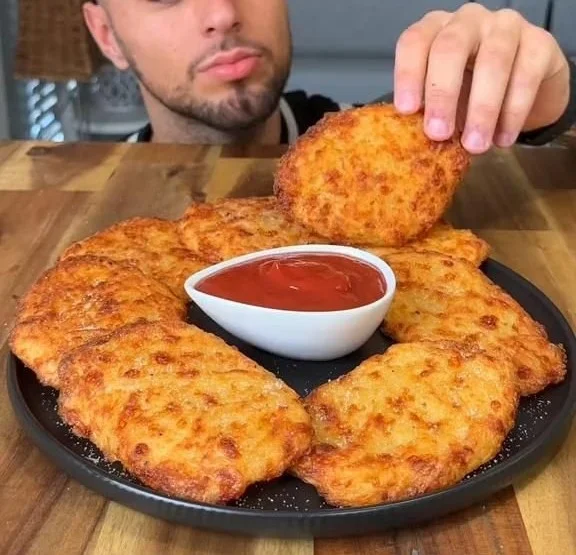Healthy low-calorie hash browns served on a plate