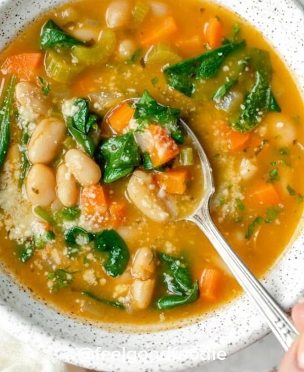 Vegetarian Mediterranean White Bean Soup
