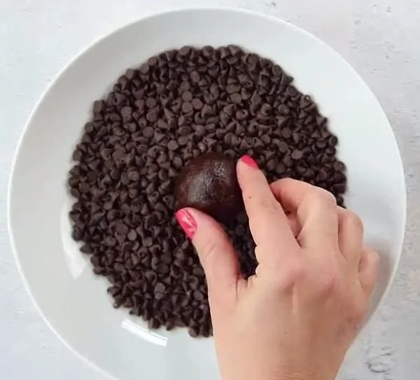 No-bake brownie protein bites made with wholesome ingredients